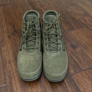 Brand New Men’s UGG Size 11 Green Suede and Fabric Boots